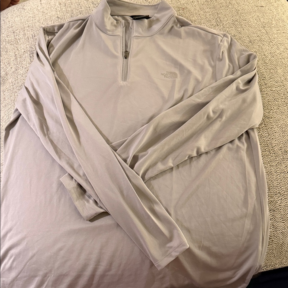 The North Face Light Gray Long-Sleeve Pullover